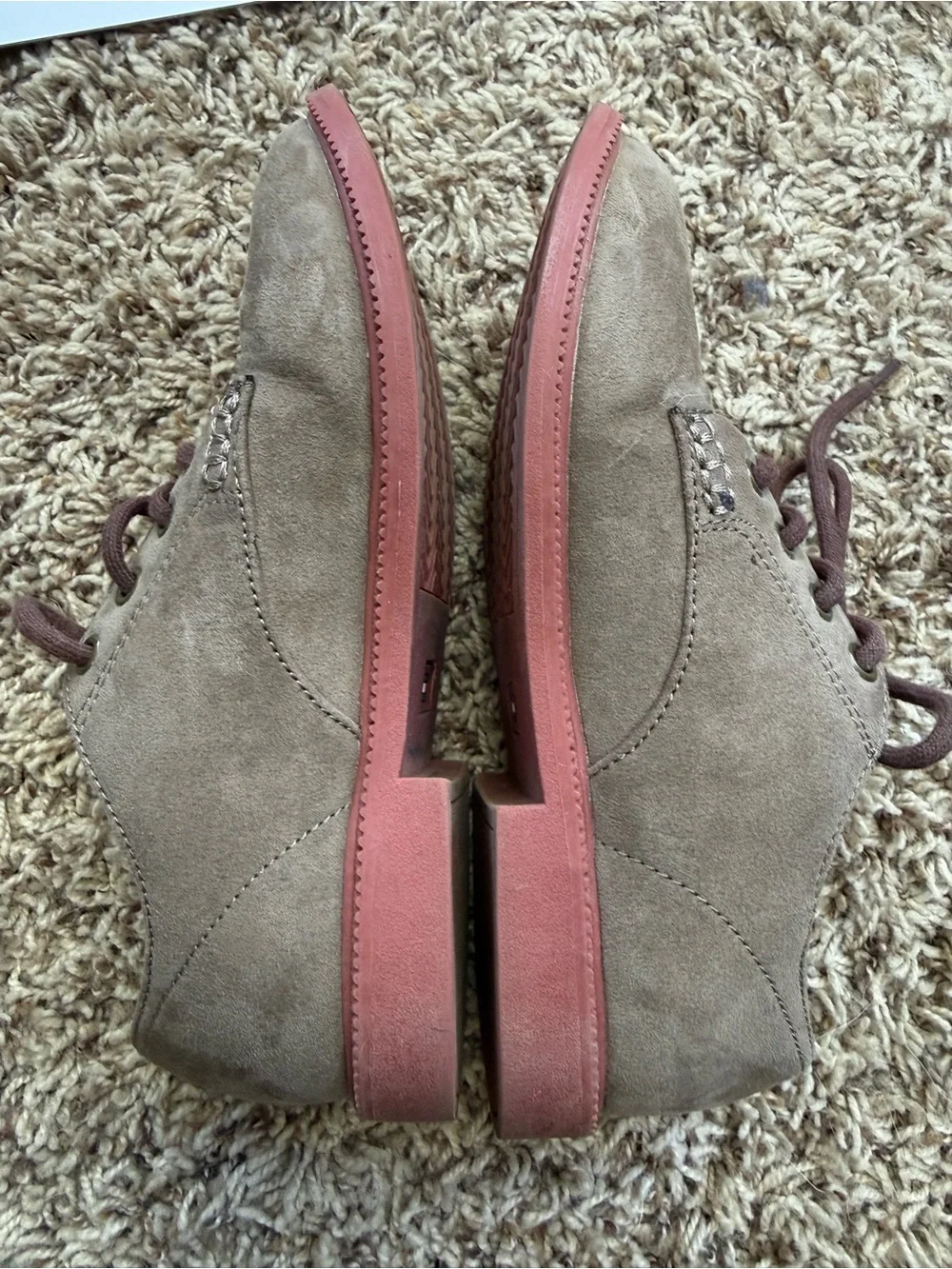 Tommy Hilfiger Taupe faux Suede dress Shoes-boys size 1 (EUC)